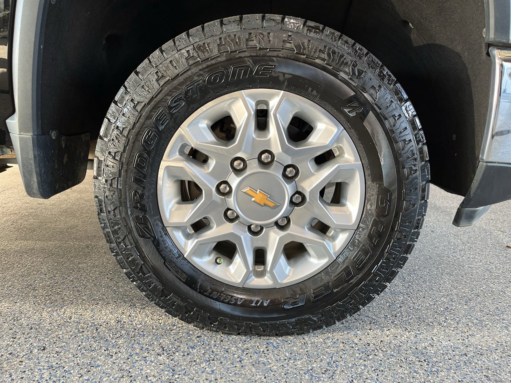 Used 2024 Chevrolet Silverado 2500 LTZ w/ LTZ Convenience Package image 35
