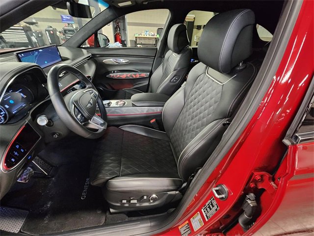 Used 2025 Genesis GV70 3.5T Sport w/ Sport Advanced Package image 17