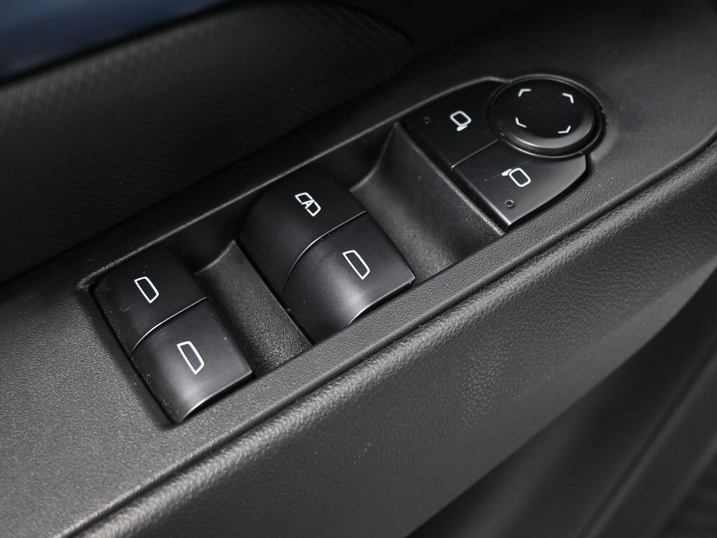 Used 2025 Chevrolet Equinox EV LT w/ Convenience Package image 30