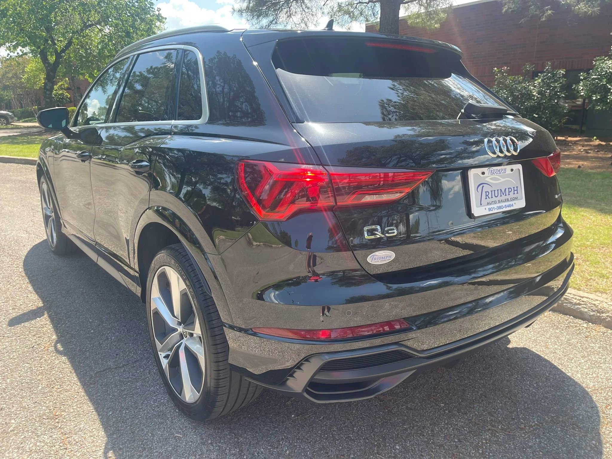 Used 2021 Audi Q3 2.0T Premium Plus w/ Premium Plus Package AWD/4WD image 3