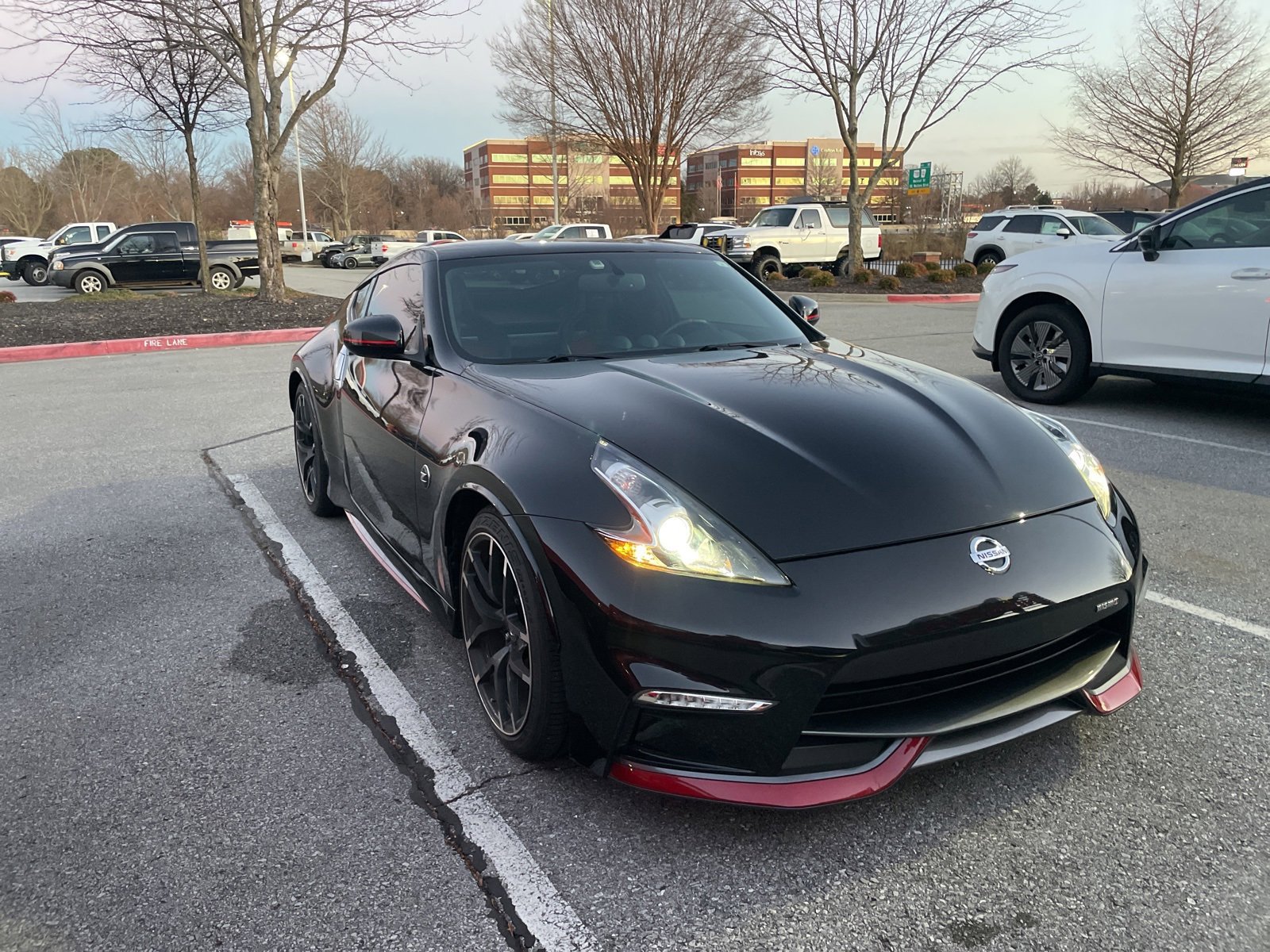 Used 2017 Nissan 370Z NISMO image 3