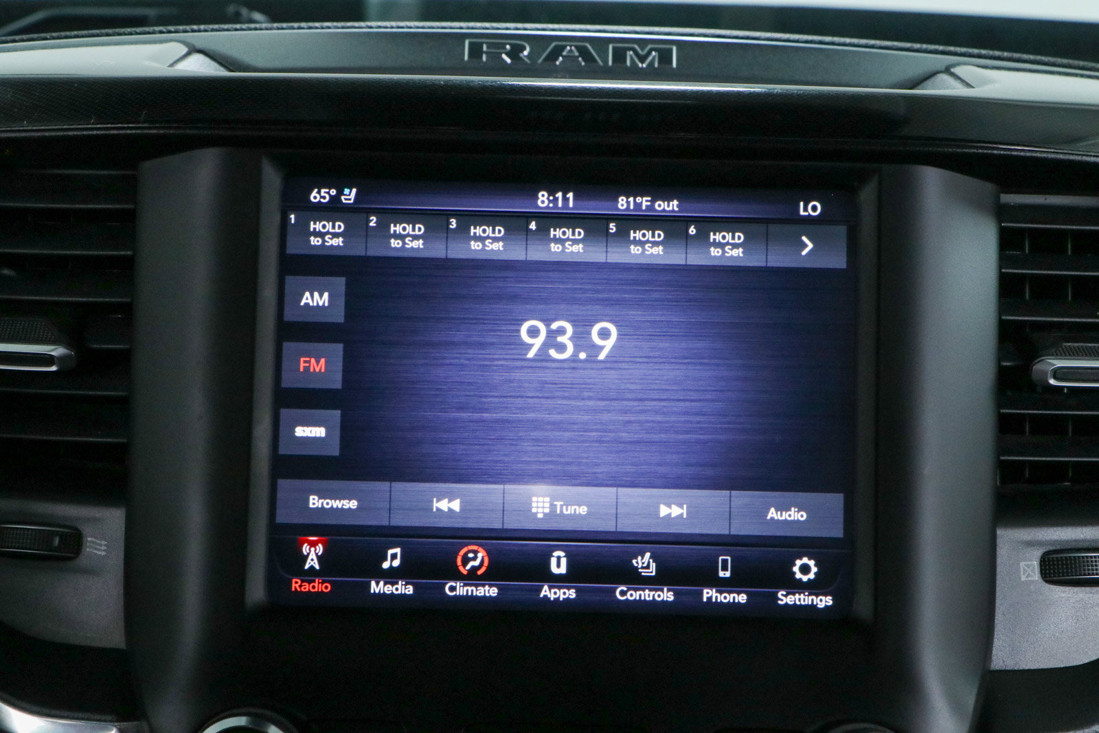 Used 2021 RAM 1500 Laramie w/ Sport Appearance Package AWD/4WD image 19