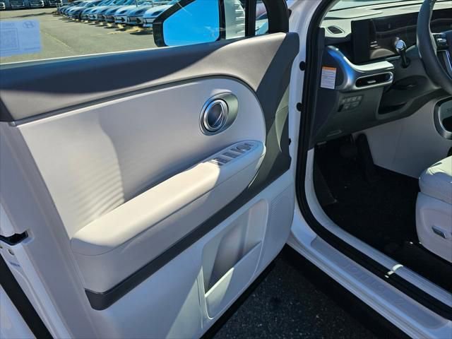 New 2026 Hyundai Ioniq 9 SE AWD/4WD image 17
