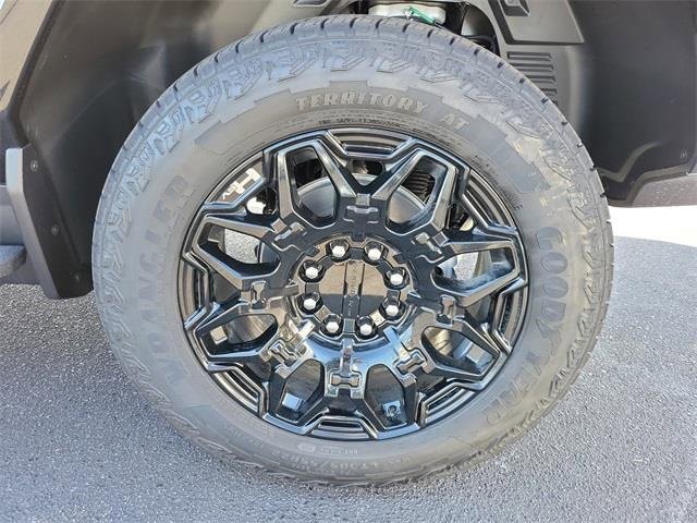 New 2026 GMC Hummer EV 4x4 Crew Cab image 6