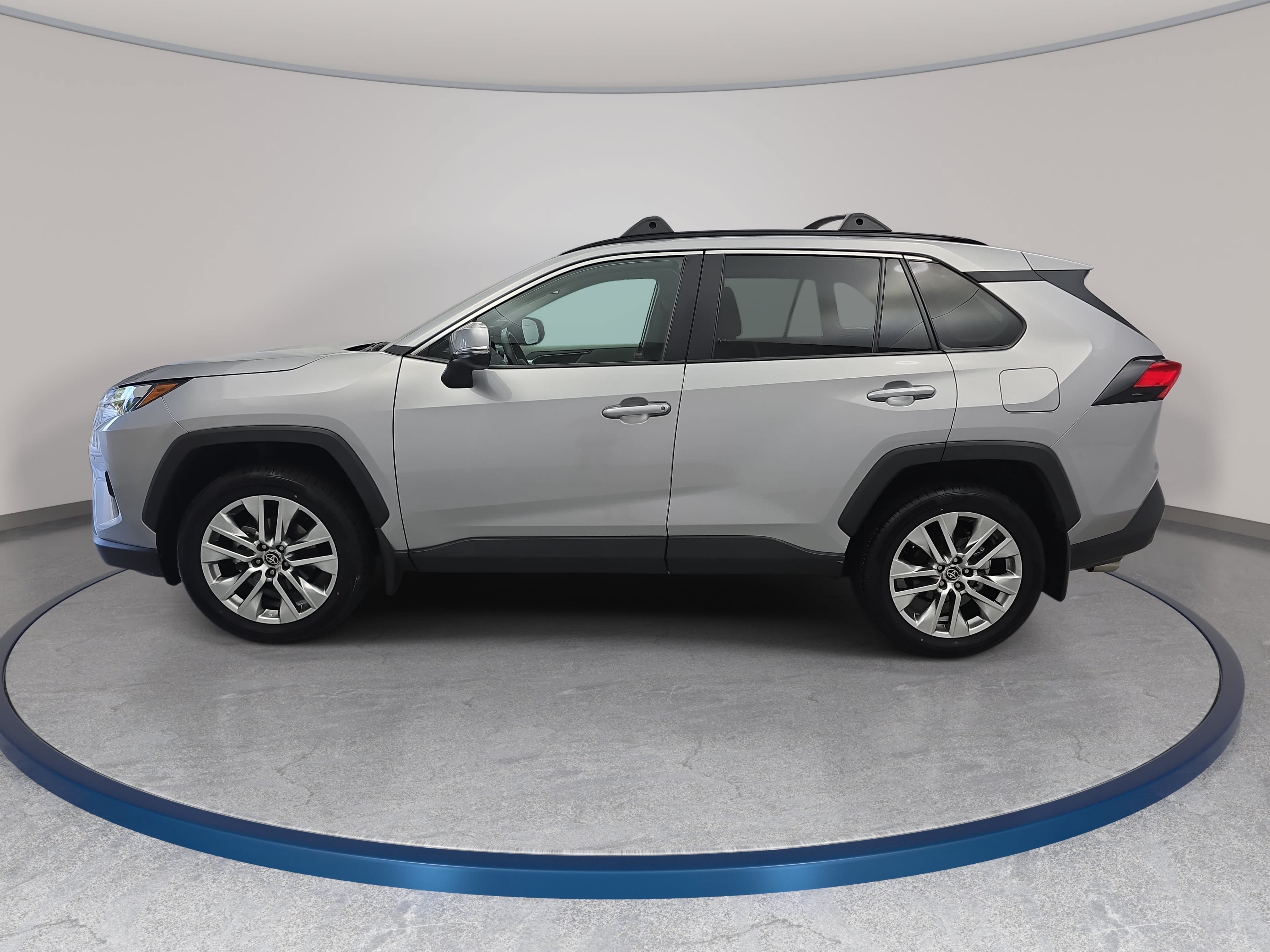 Used 2024 Toyota RAV4 XLE Premium w/ Weather Package FWD image 8