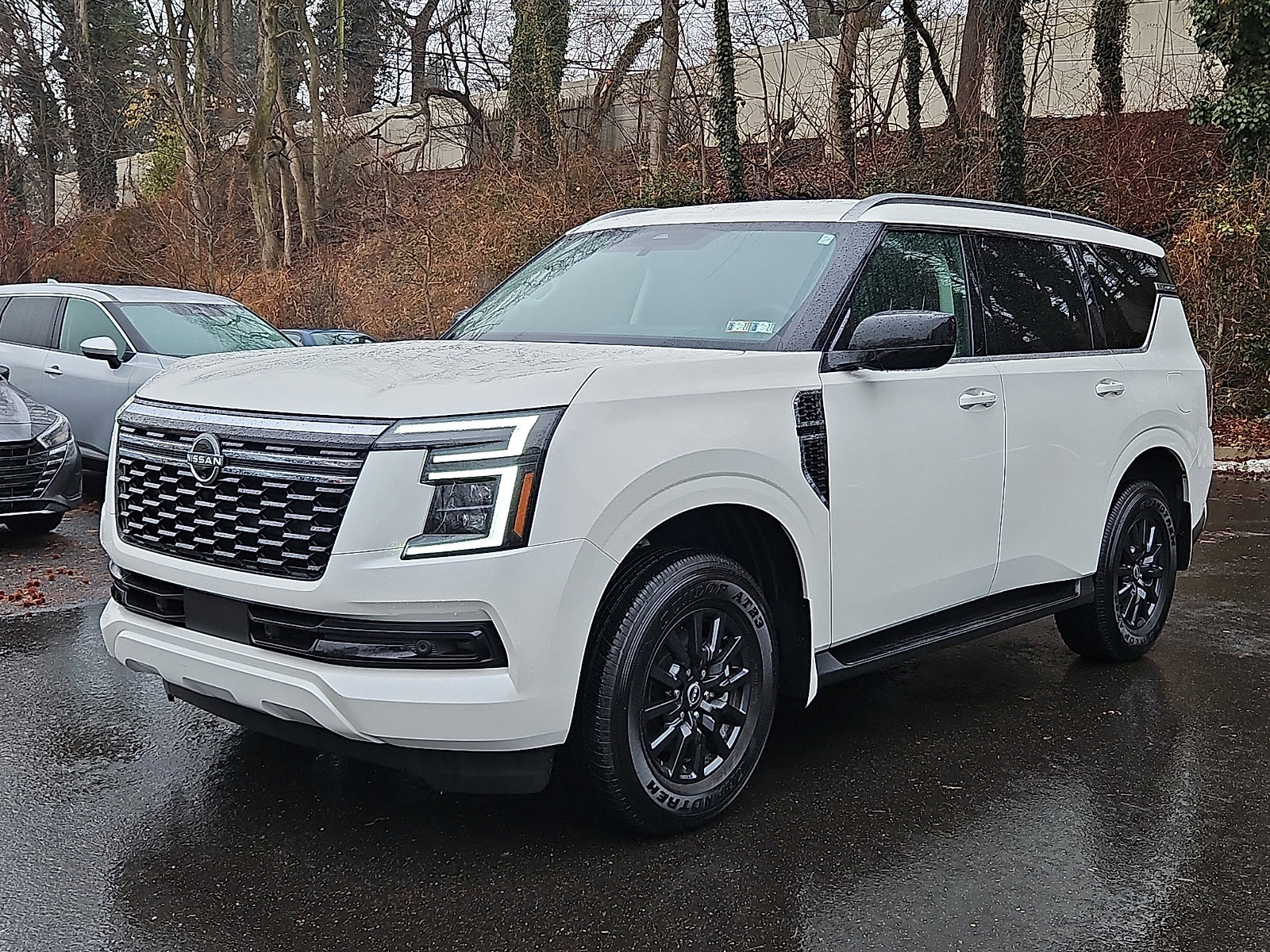 Certified 2025 Nissan Armada SV image 3