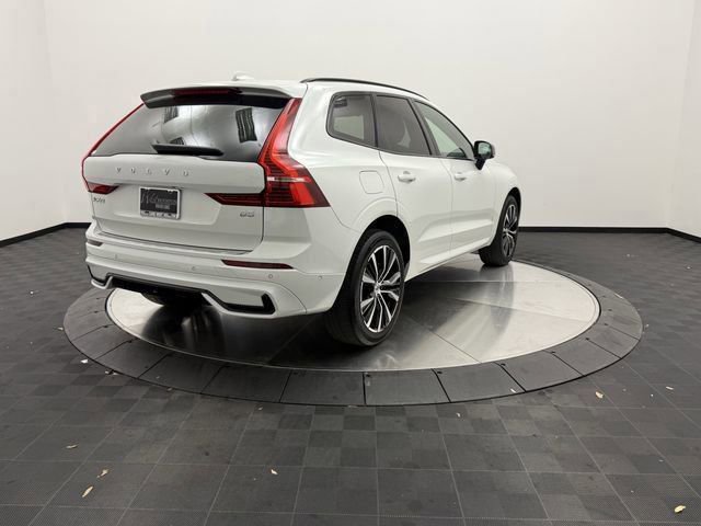 Certified 2023 Volvo XC60 B5 Plus w/ Climate Package image 7