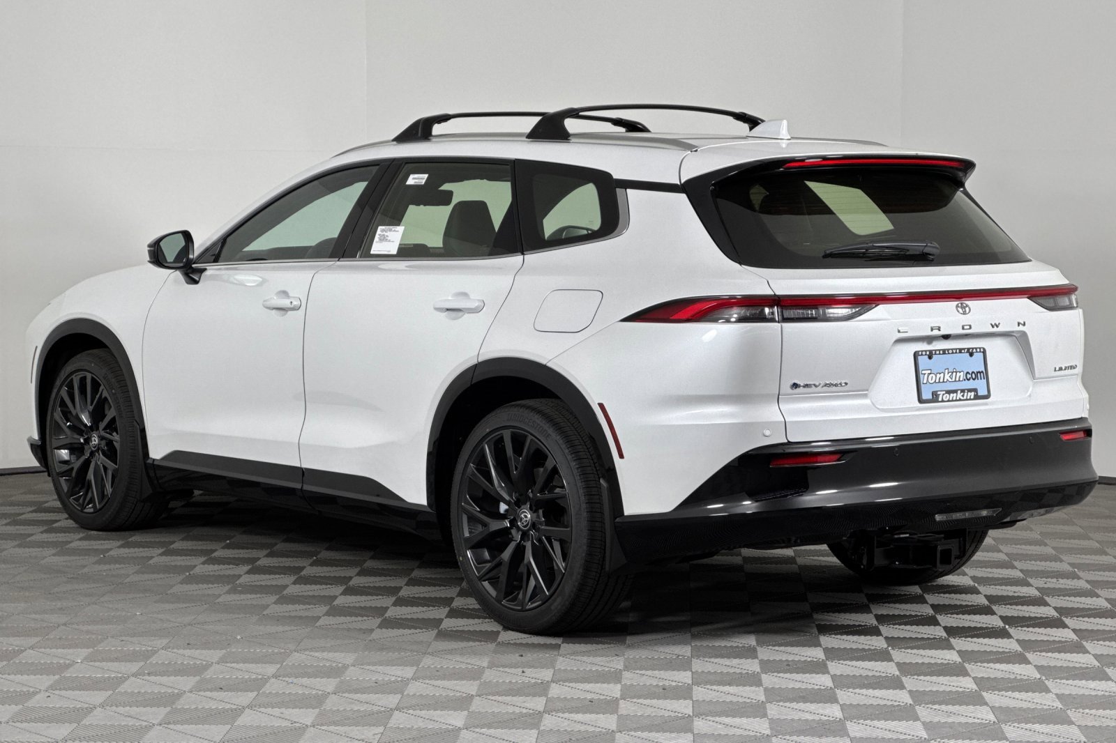 New 2025 Toyota Crown Signia image 6