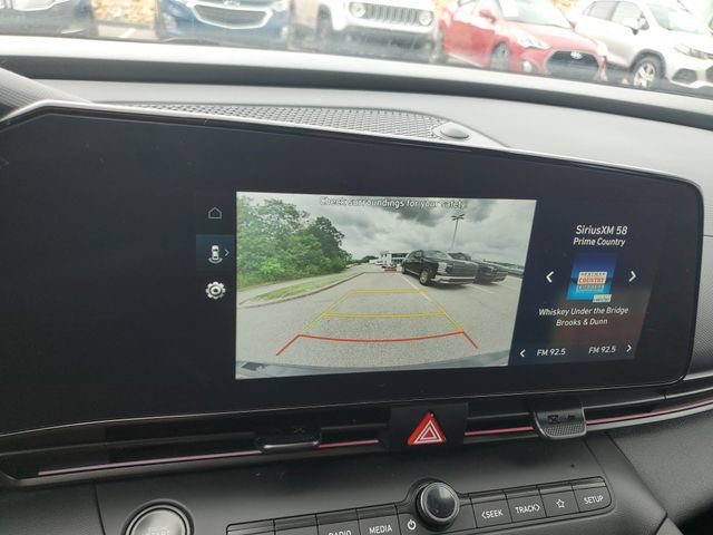 Certified 2025 Hyundai Elantra SEL FWD image 25