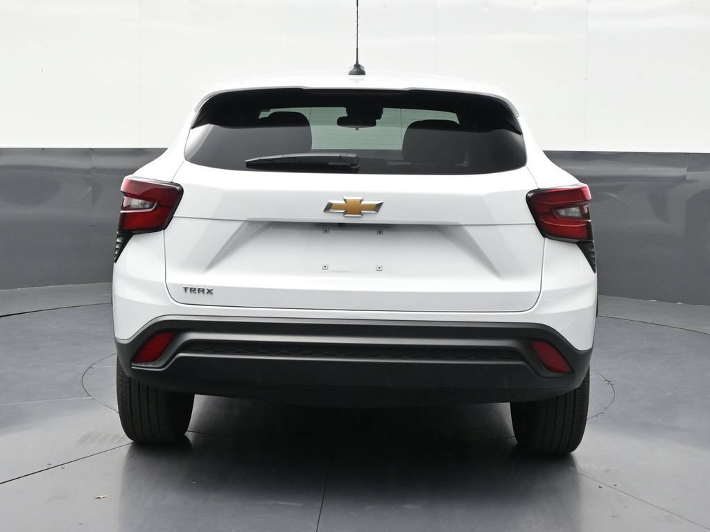 Used 2026 Chevrolet Trax LS FWD image 4
