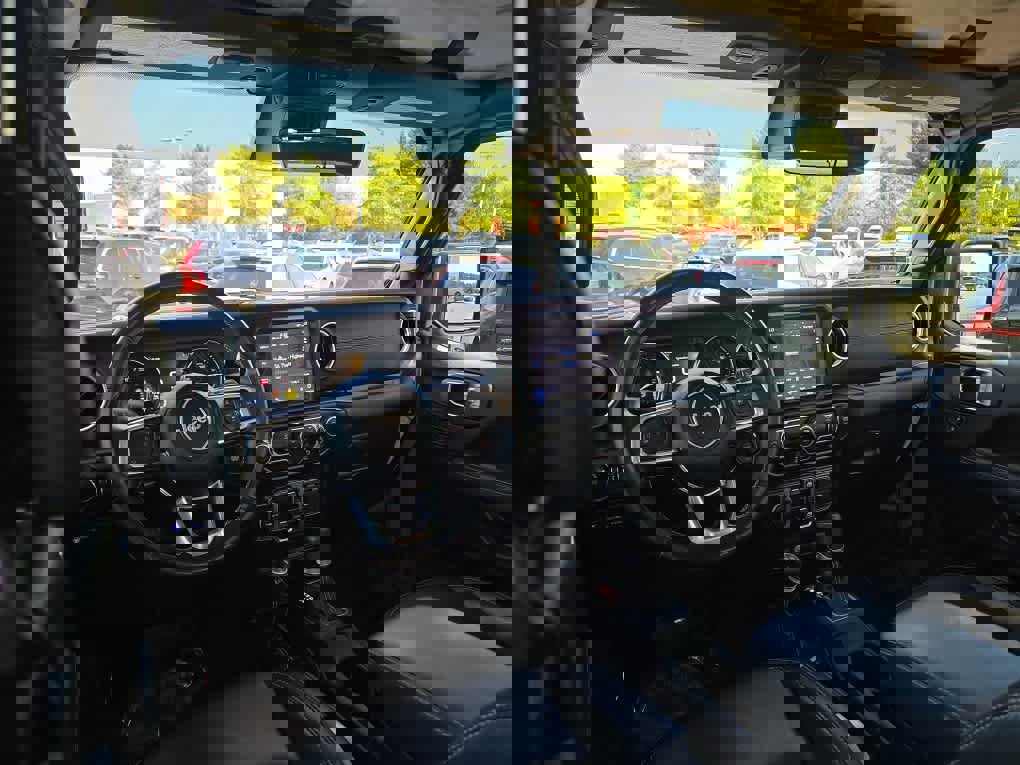 Used 2022 Jeep Wrangler Unlimited Sahara w/ Safety Group image 24