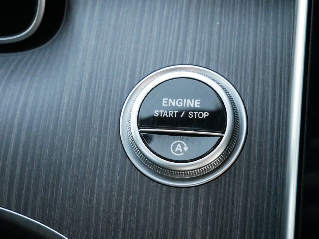 Used 2025 Mercedes-Benz C 300 4MATIC Sedan image 28