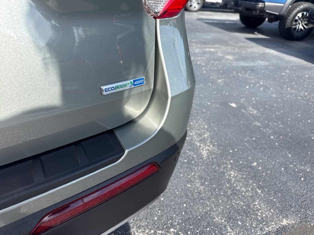 Used 2020 Ford Explorer XLT w/ Equipment Group 202A AWD/4WD image 12