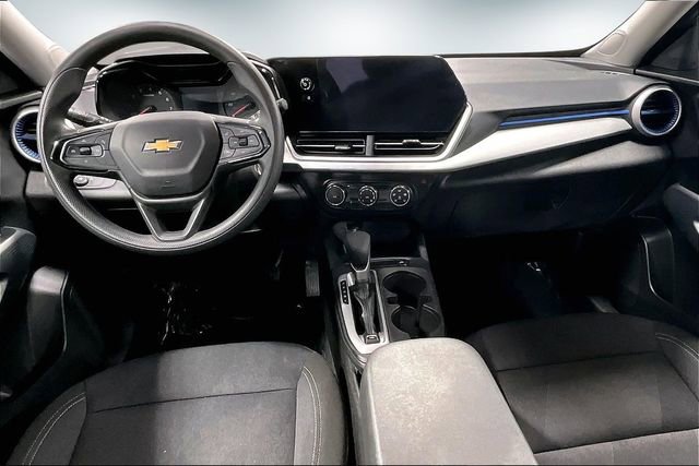 Used 2025 Chevrolet Trax LS image 8