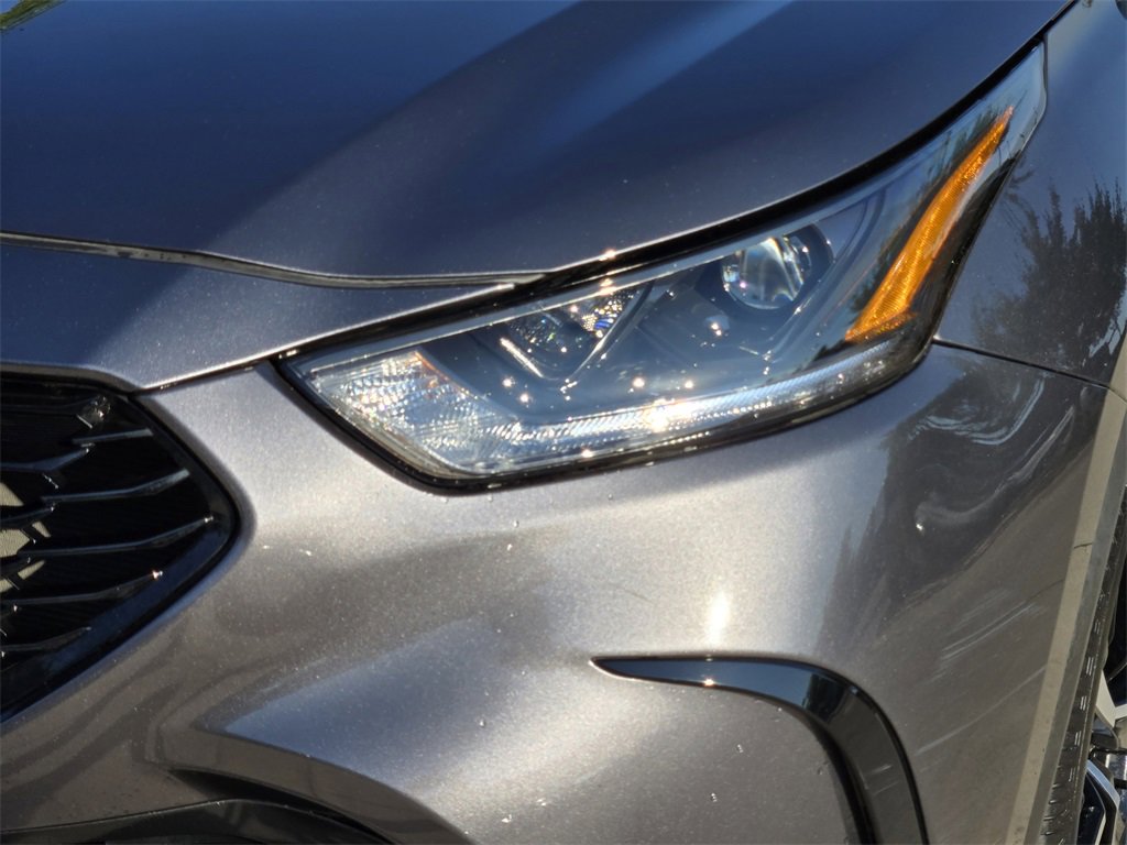 Used 2022 Toyota Highlander XSE image 15