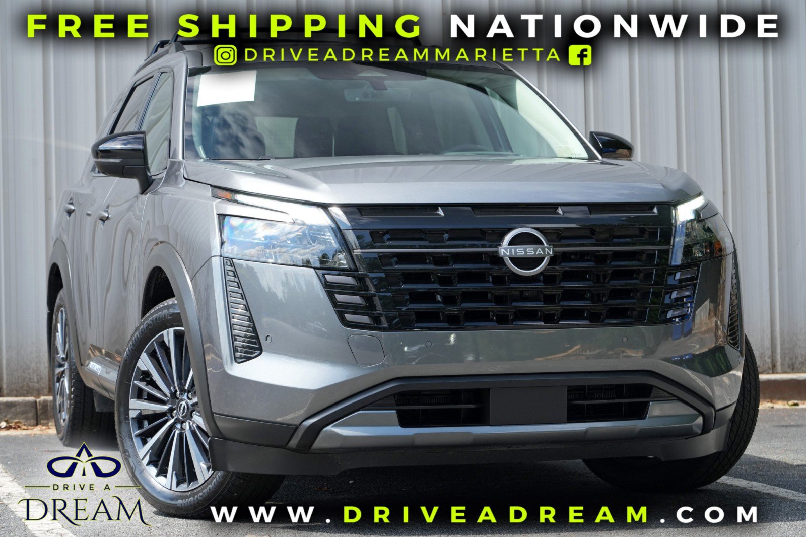 Used 2026 Nissan Pathfinder Platinum FWD image 2