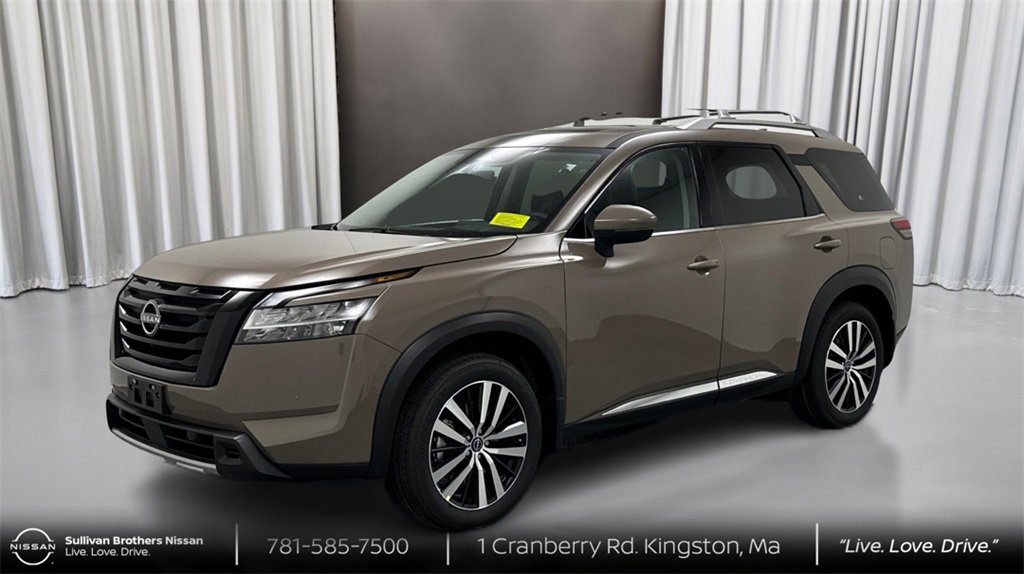Certified 2024 Nissan Pathfinder Platinum w/ Black Appearance Package