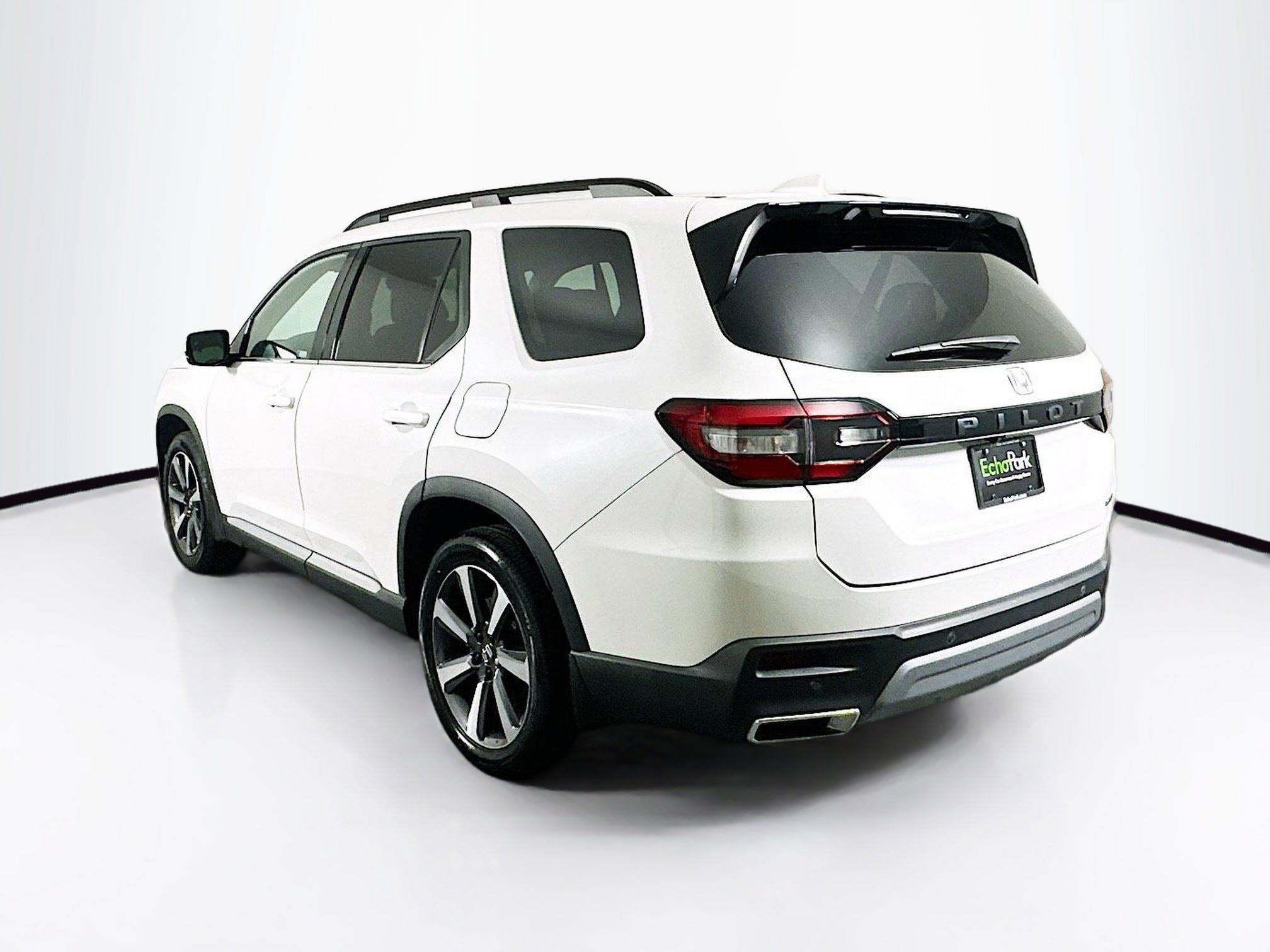 Used 2023 Honda Pilot Touring image 5