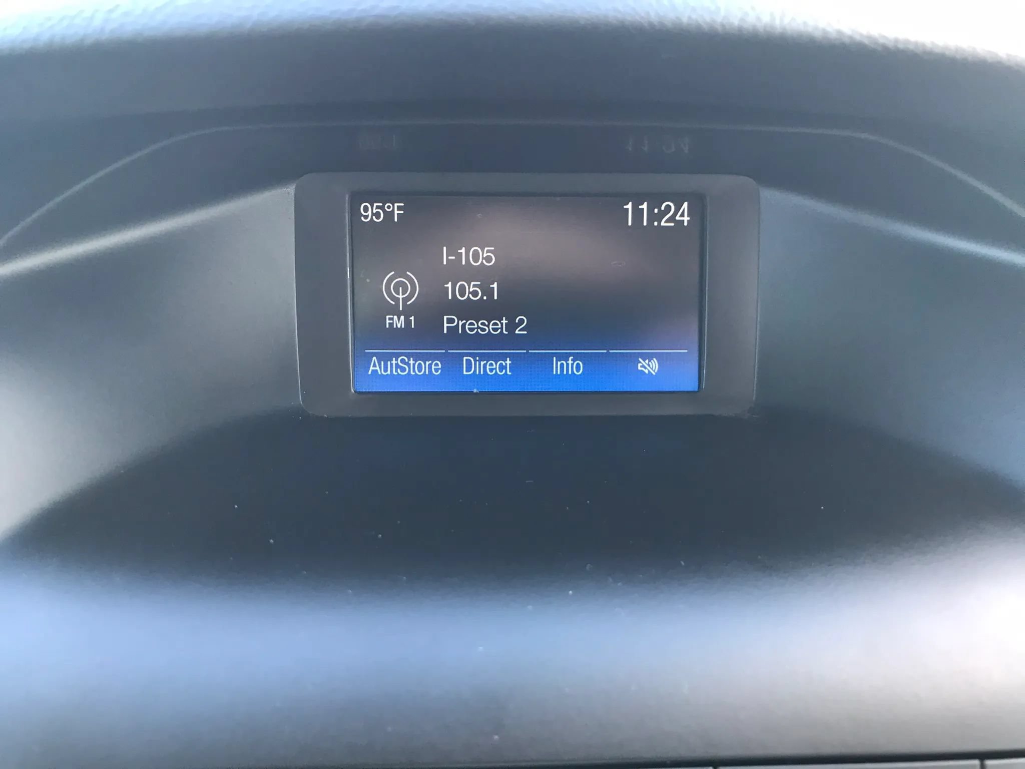 Used 2018 Ford Focus SE w/ SE Appearance Package FWD image 21