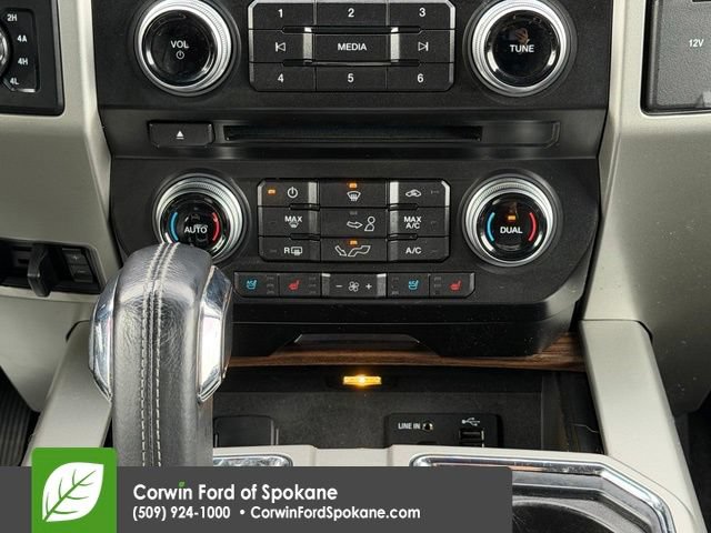 Used 2015 Ford F150 Lariat w/ Equipment Group 502A Luxury AWD/4WD image 32