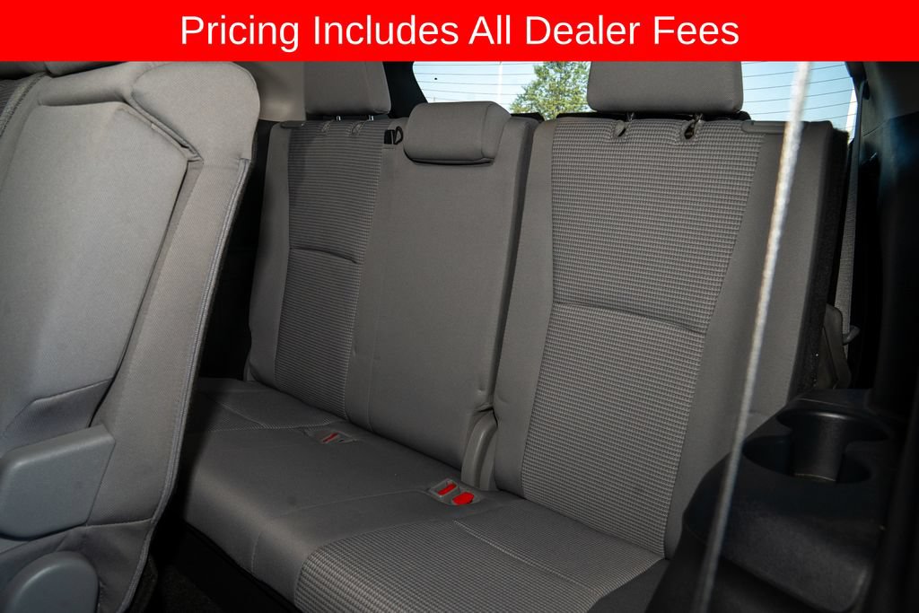 Used 2023 Toyota Highlander LE FWD image 10