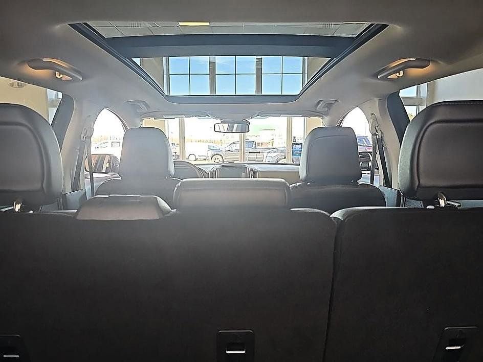 Used 2023 Ford Edge SEL w/ Convenience Package image 32