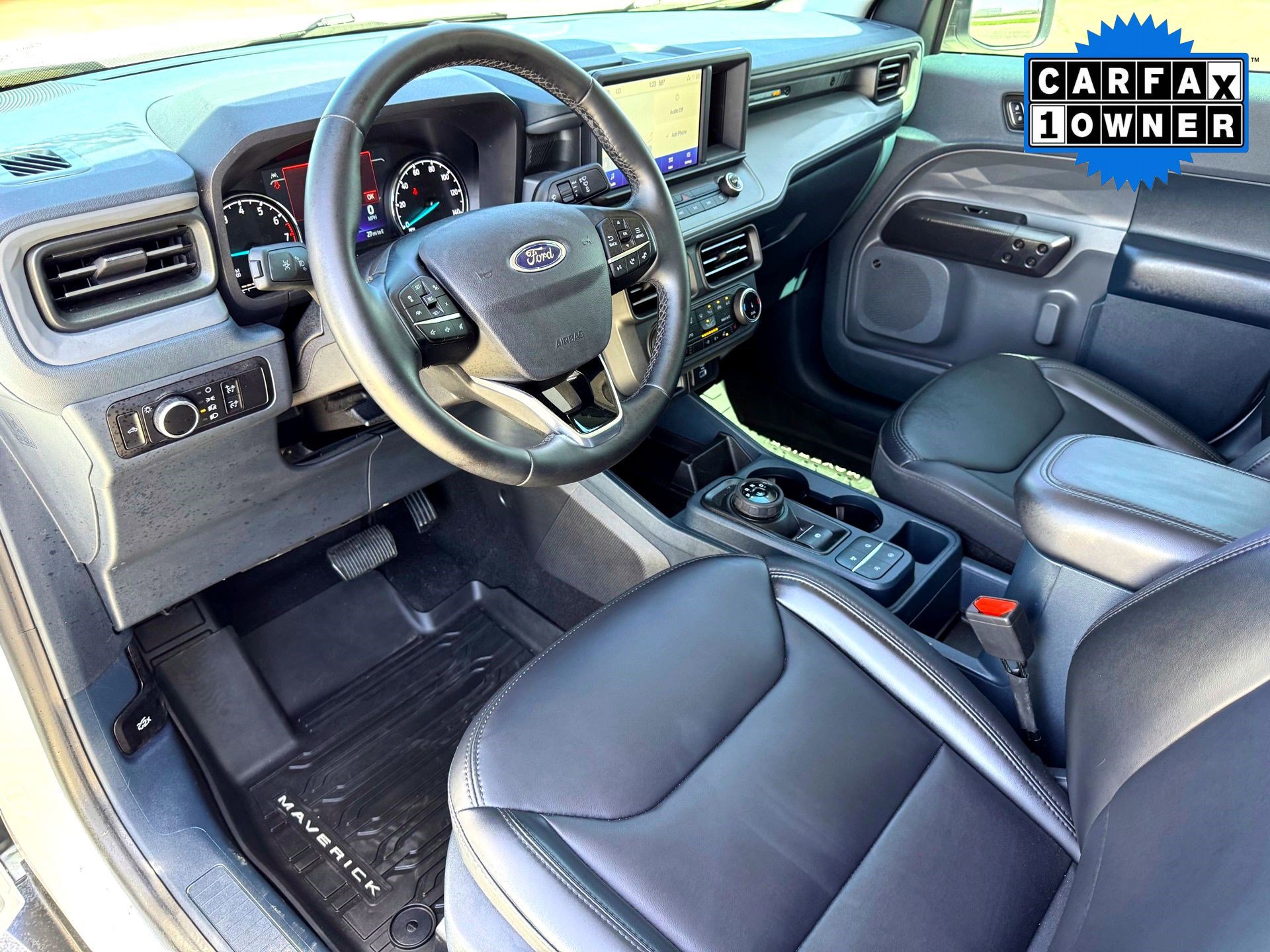 Used 2024 Ford Maverick Lariat w/ Black Appearance Package image 11