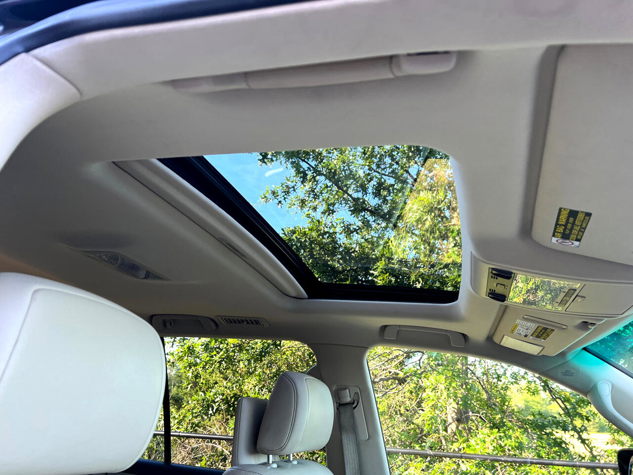 Used 2013 Lexus LX 570 4WD w/ Luxury Pkg image 23