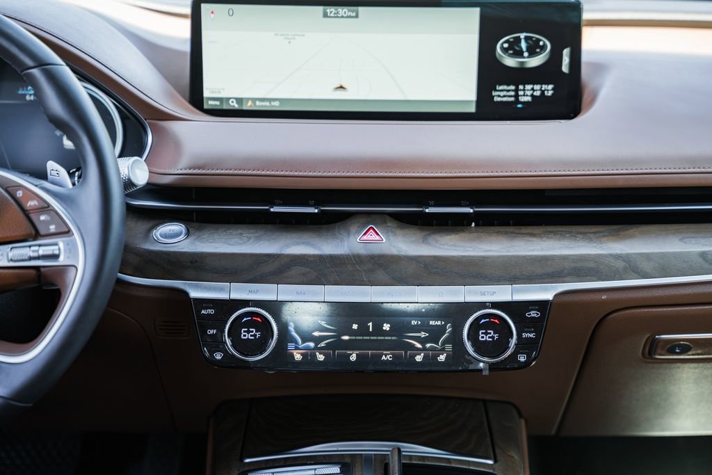 Used 2024 Genesis G80 image 18