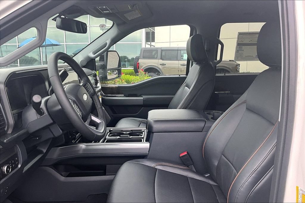 New 2026 Ford F250 Lariat w/ Black Appearance Package AWD/4WD image 9