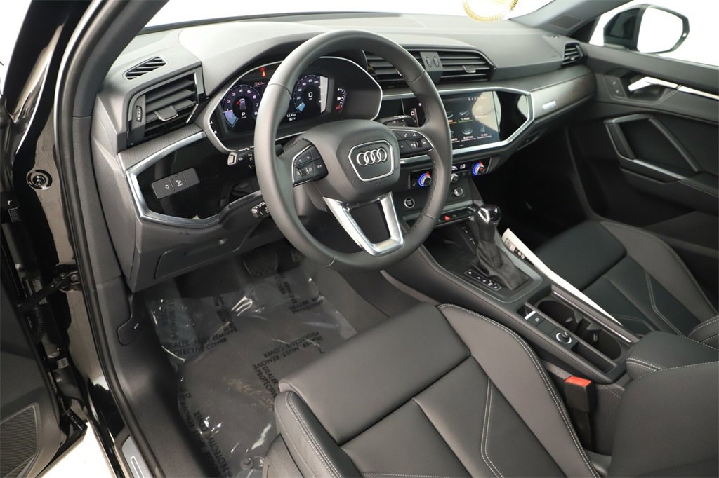 New 2025 Audi Q3 2.0T Premium image 15