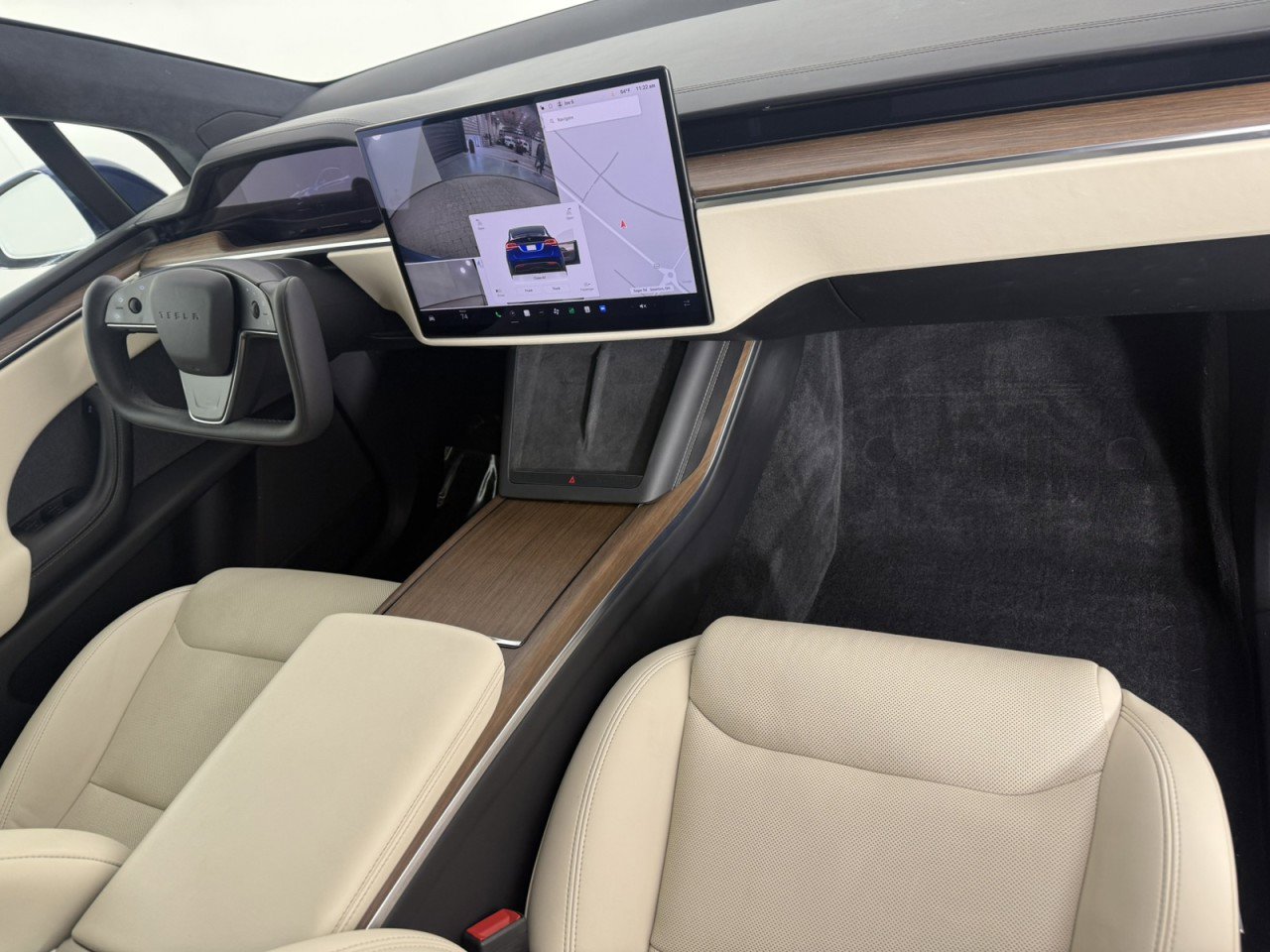 Used 2022 Tesla Model X image 11