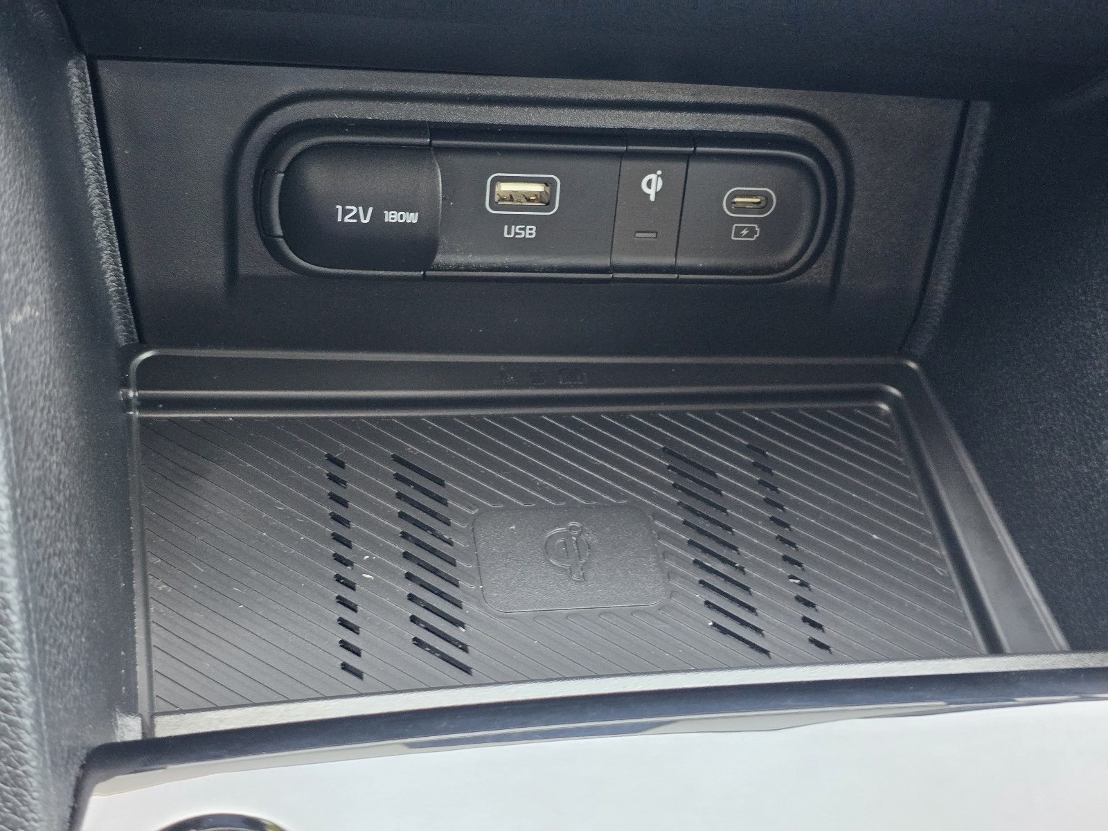 Used 2025 Kia Sportage EX FWD image 19