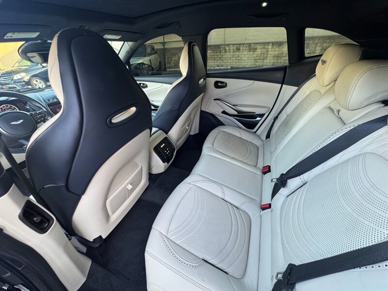 Used 2022 Aston Martin DBX AWD/4WD image 26