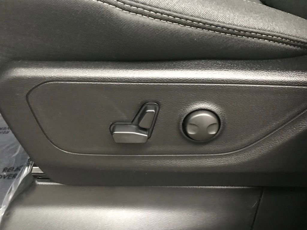 New 2026 RAM 1500 4x4 Crew Cab image 13