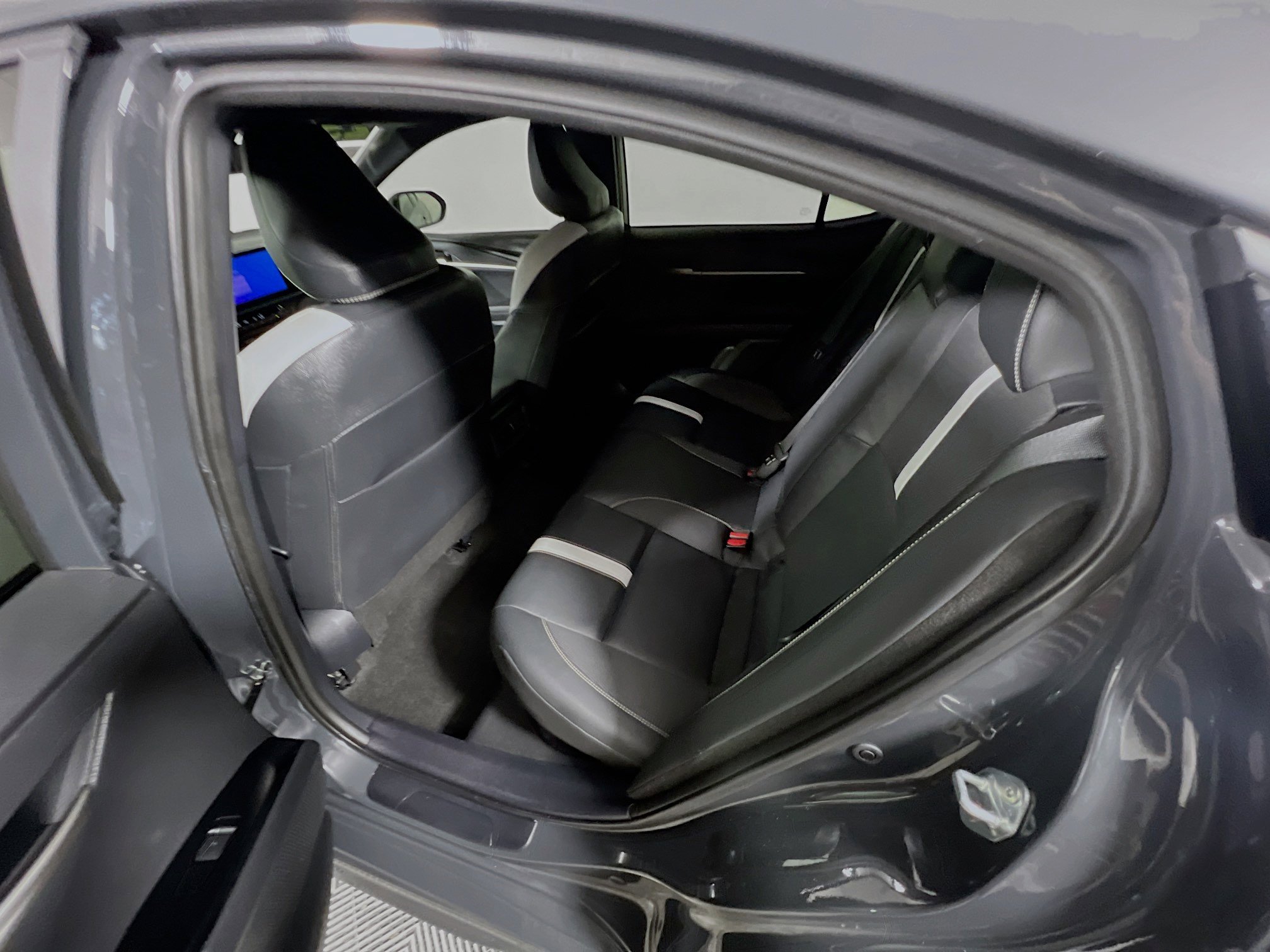 Used 2025 Toyota Camry SE w/ Multimedia Upgrade Package FWD image 29