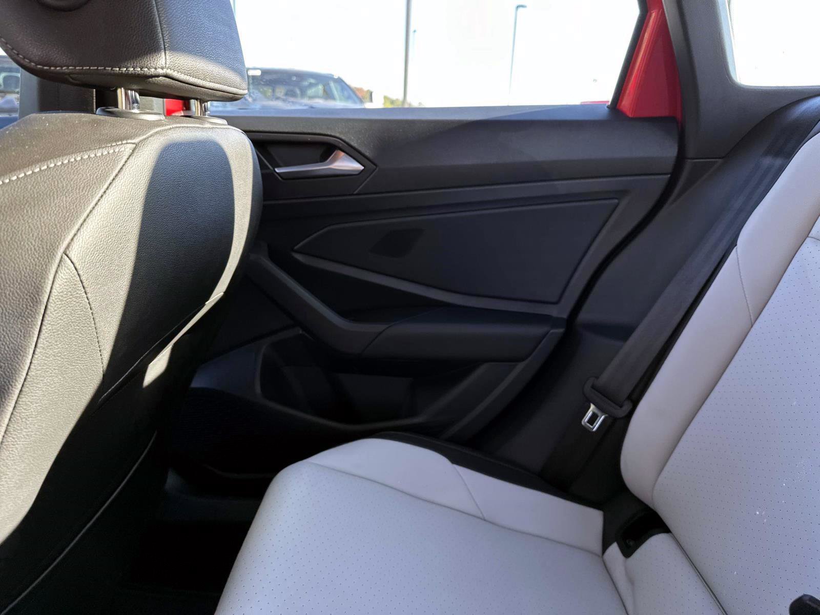 Used 2021 Volkswagen Jetta R-Line image 15