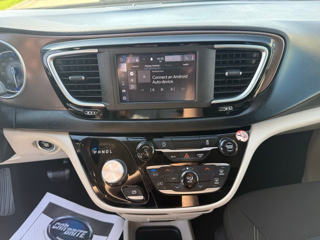 Used 2022 Chrysler Voyager LX FWD image 35