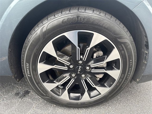 Certified 2024 Kia Carnival EX image 33