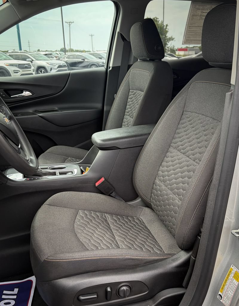 Used 2021 Chevrolet Equinox LT FWD image 18