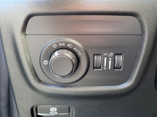 Used 2025 Jeep Grand Cherokee Altitude image 20