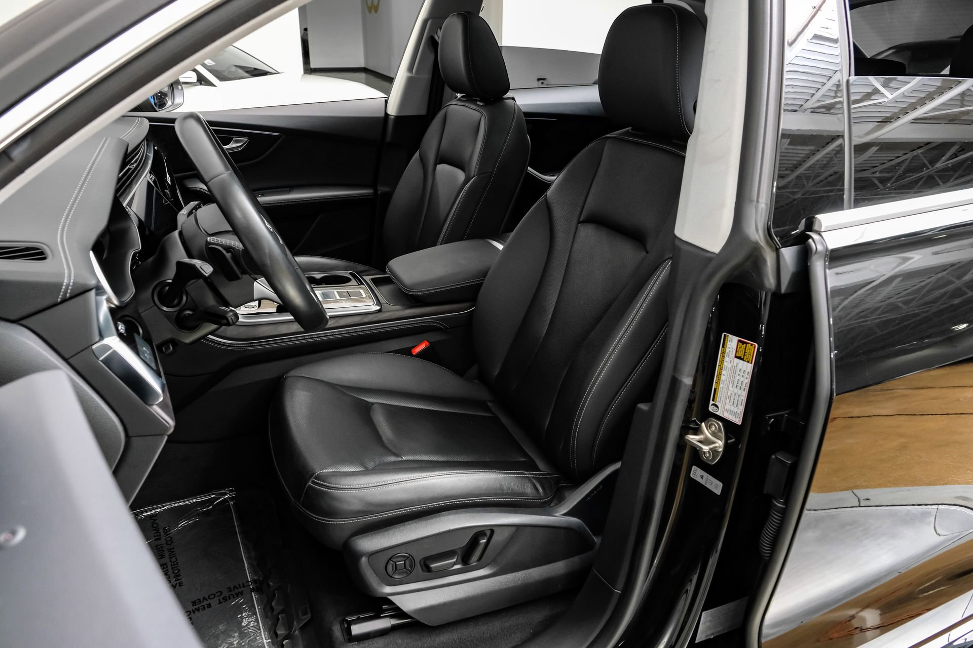 Used 2023 Audi Q8 Premium Plus w/ Premium Plus Package image 34