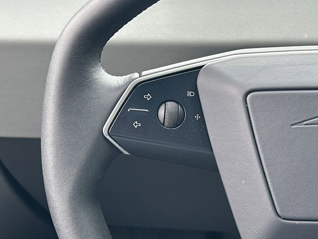 Used 2024 Tesla Cybertruck AWD Crew Cab image 23