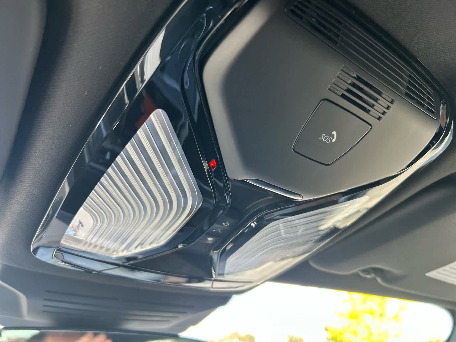 Used 2024 BMW X5 xDrive50e w/ M Sport Package image 38