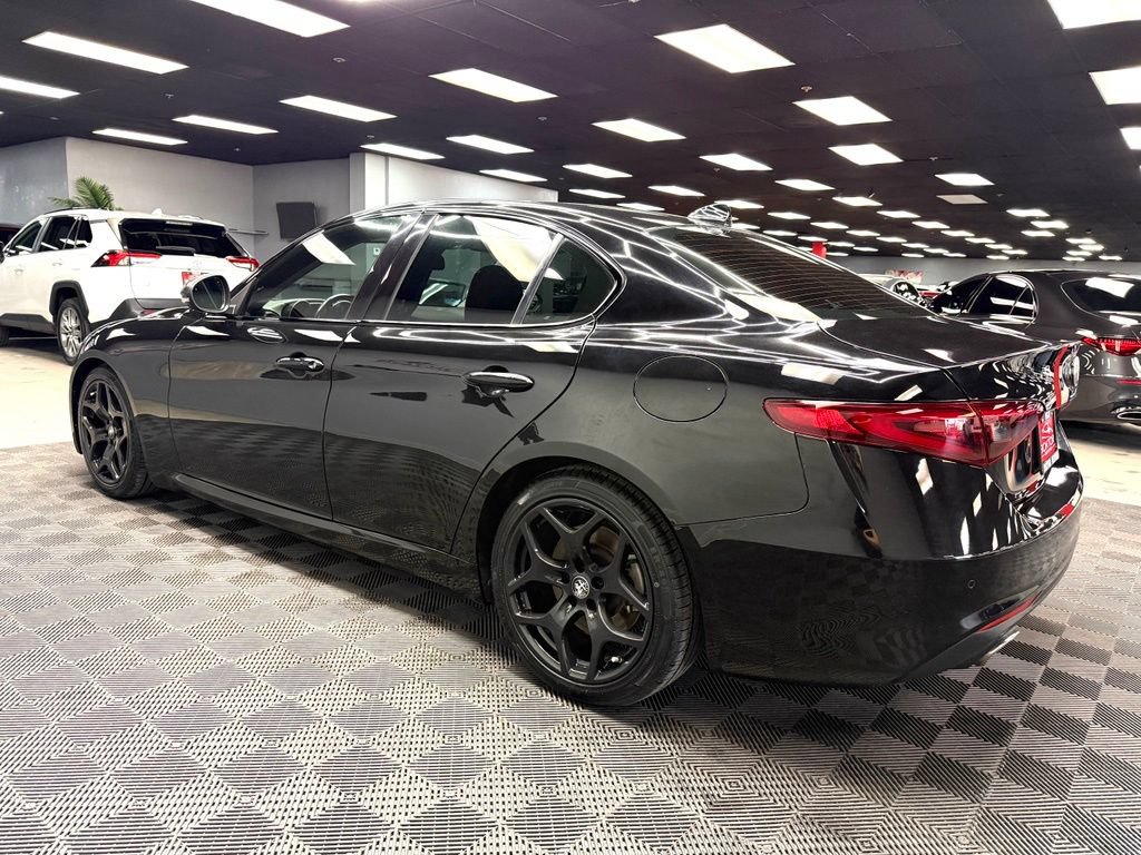 Used 2021 Alfa Romeo Giulia Sprint w/ Nero Edizione RWD image 9