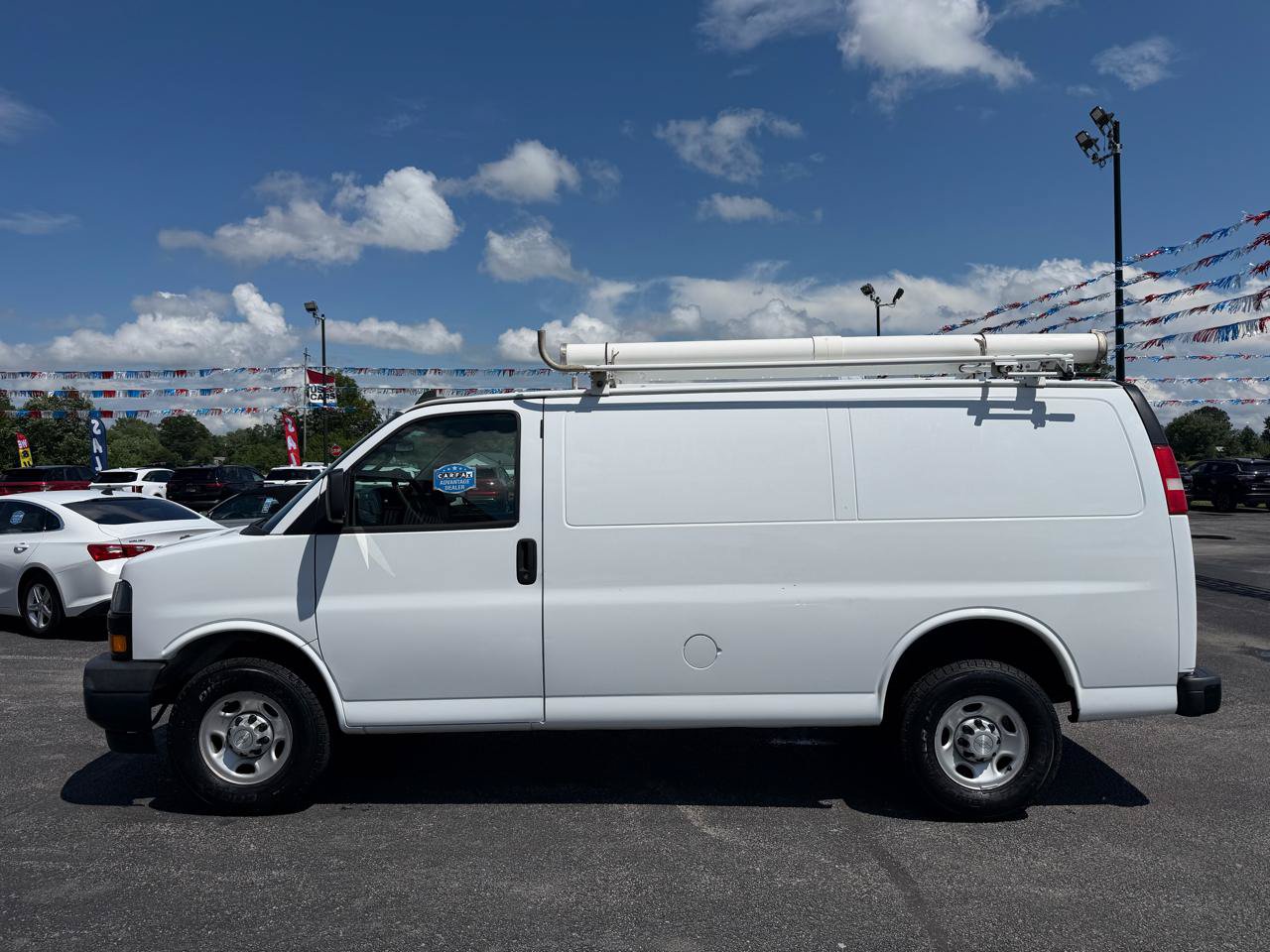 Used 2018 Chevrolet Express 2500 w/ Driver Convenience Package RWD image 9