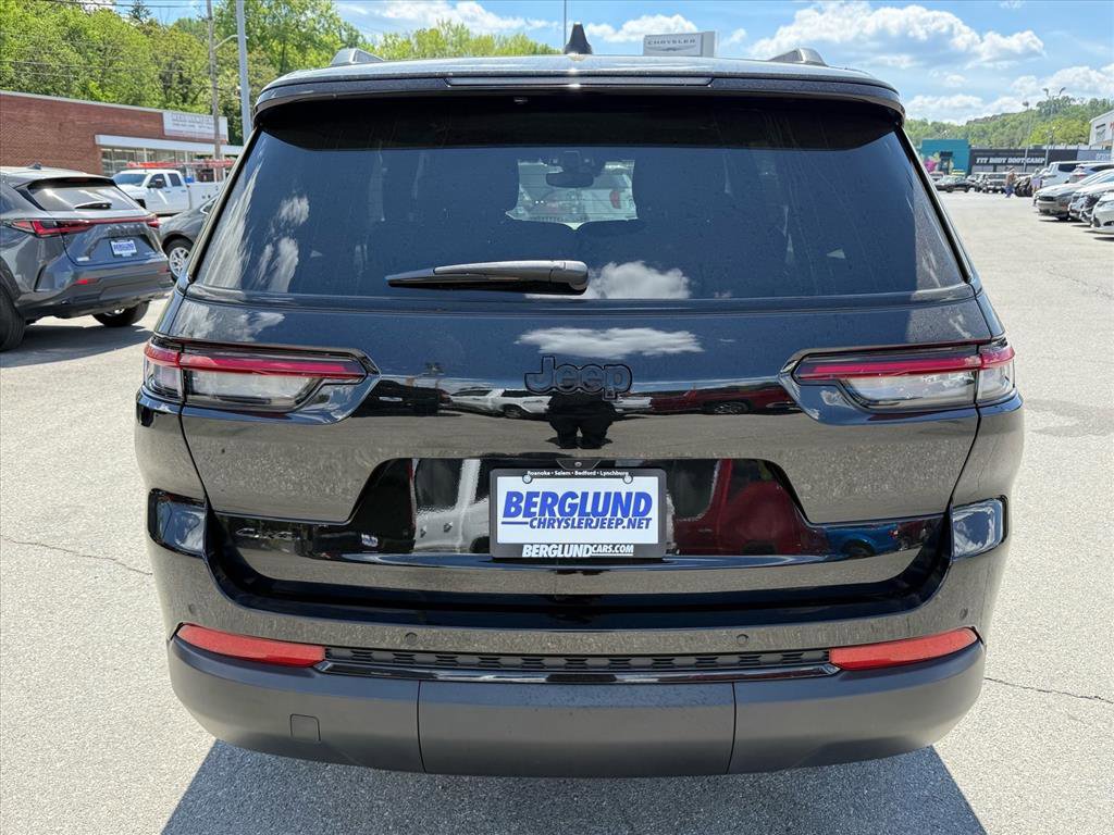 Used 2024 Jeep Grand Cherokee L Laredo AWD/4WD image 5