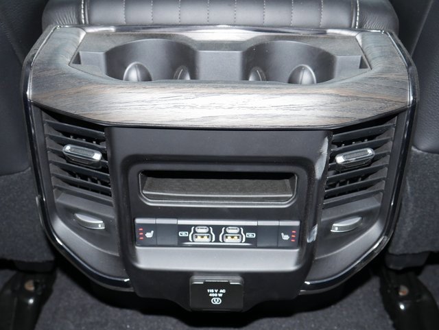 Used 2025 RAM 3500 Limited image 30