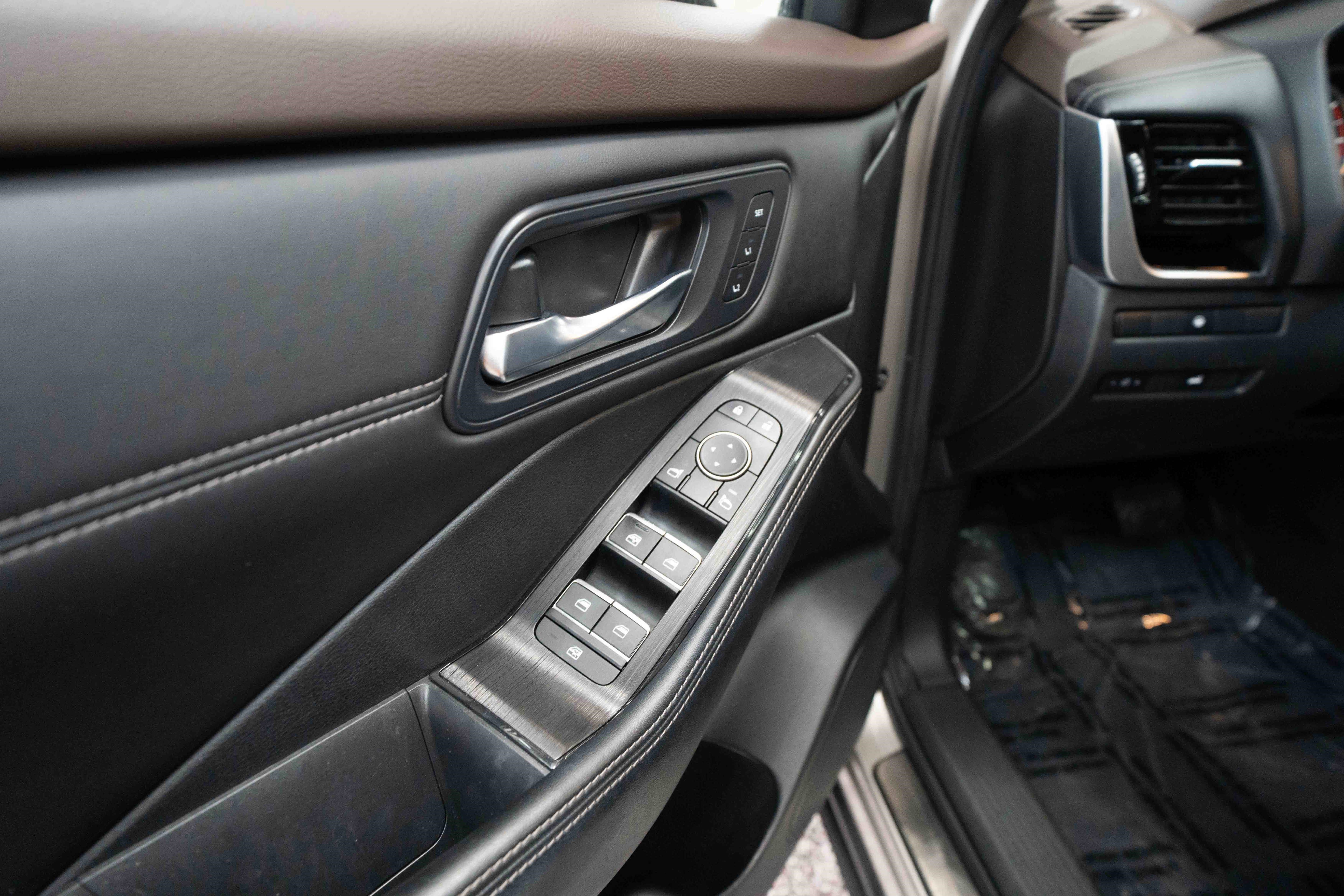 Used 2023 Nissan Rogue SL w/ SL Premium Package image 7