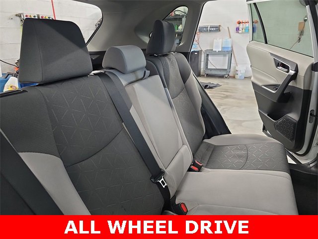 Used 2021 Toyota RAV4 XLE image 11